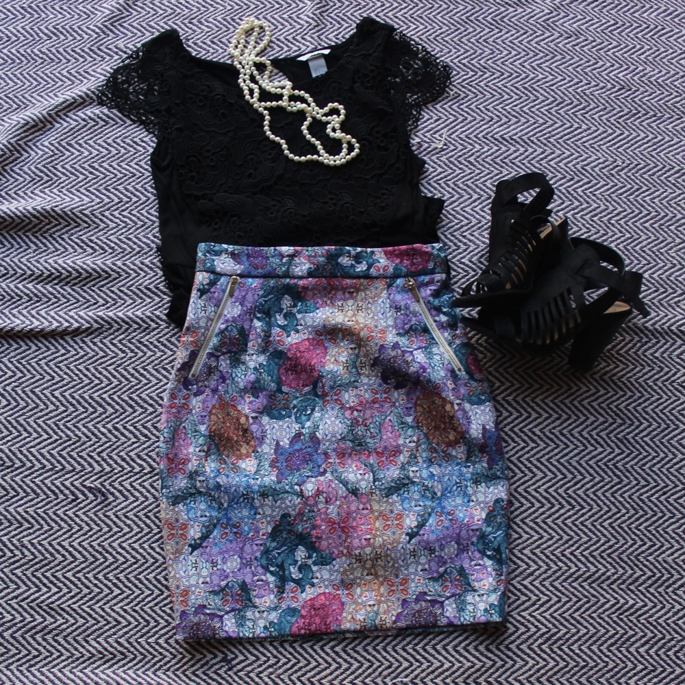 H&M Structured Floral Business Skirt (Satin Feel)